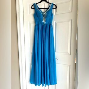 Blue sleeveless long dress